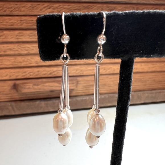 Freshwater Pearl and Sterling Silver earrings - Picture 4 of 6